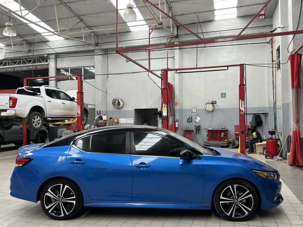 2023 Nissan Sentra 4p SR L4/2.0 Aut