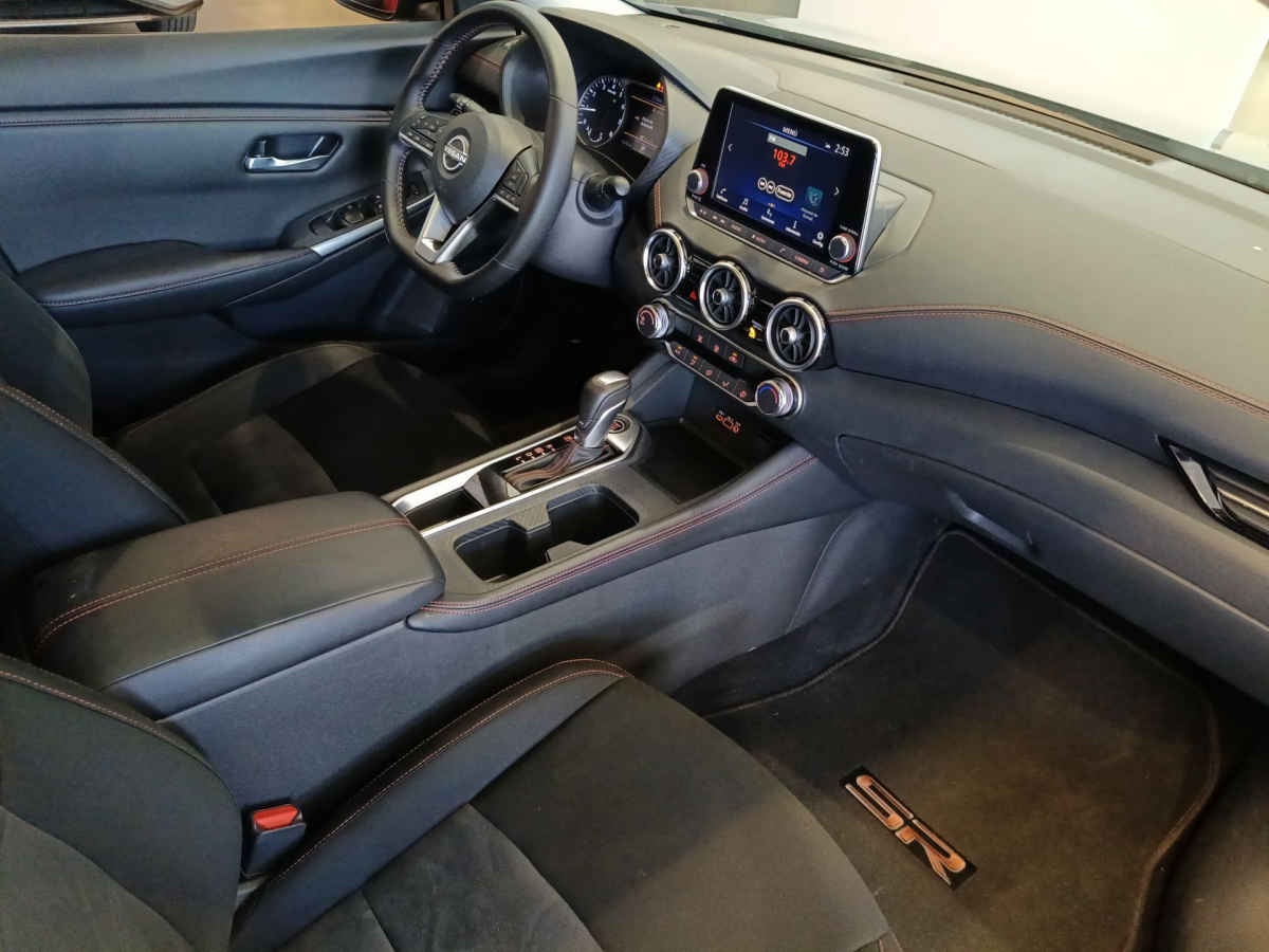 2025 Nissan Sentra 4p SR Midnight Ed. Bi-tono L4/2.0 Aut