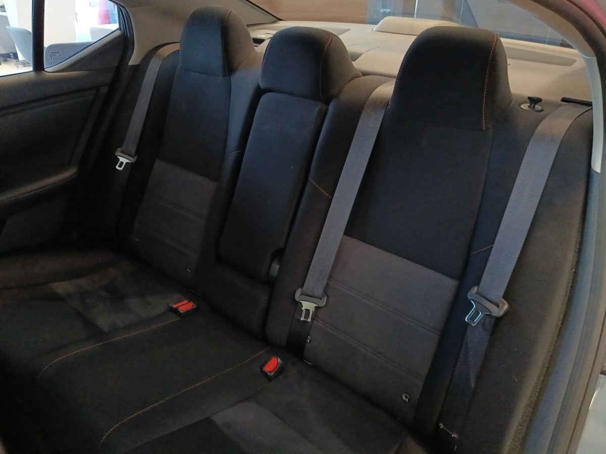 2025 Nissan Sentra 4p SR Midnight Ed. Bi-tono L4/2.0 Aut