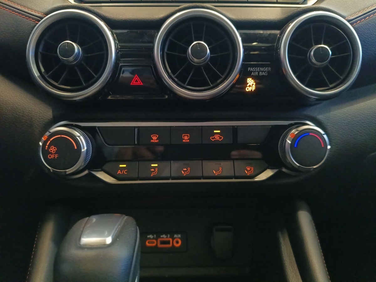 2025 Nissan Sentra 4p SR Midnight Ed. Bi-tono L4/2.0 Aut