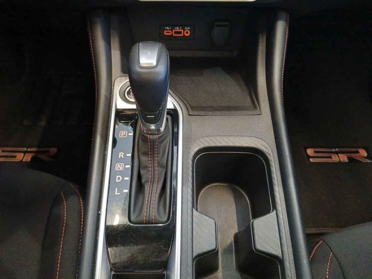 2025 Nissan Sentra 4p SR Midnight Ed. Bi-tono L4/2.0 Aut