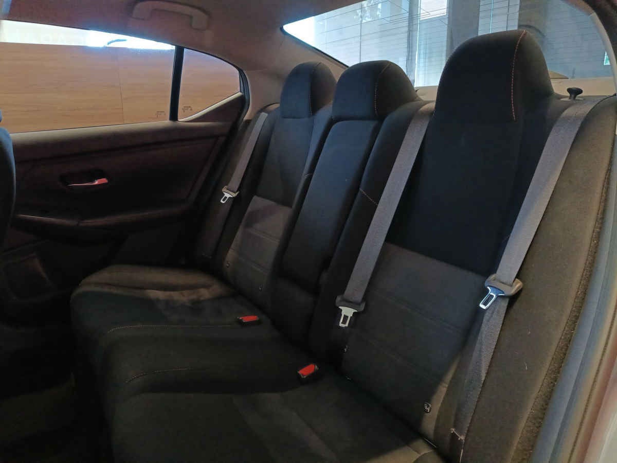 2025 Nissan Sentra 4p SR Midnight Ed. Bi-tono L4/2.0 Aut