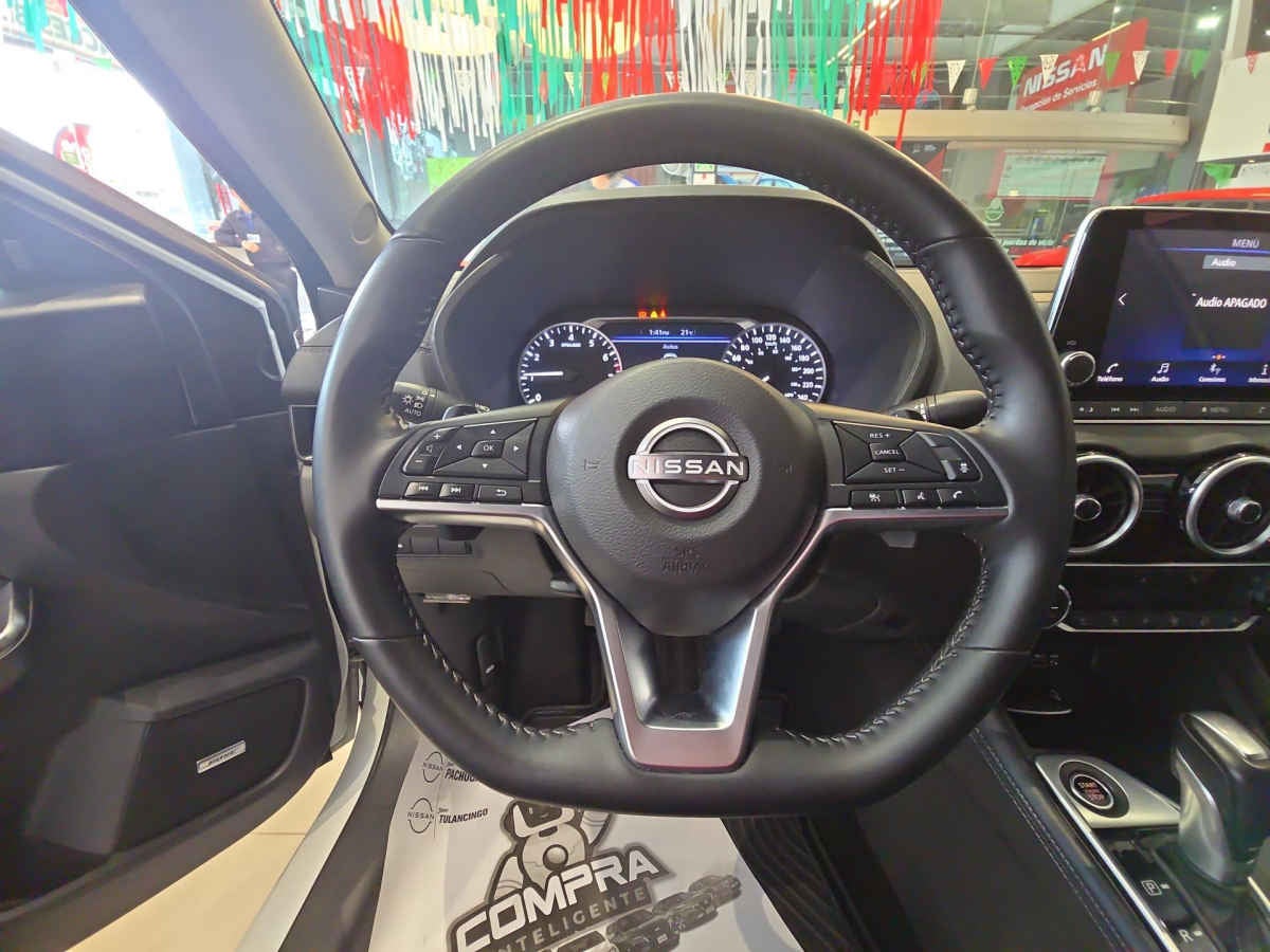 2025 Nissan Sentra 4p SR Platinum Bi-tono L4/2.0 Aut