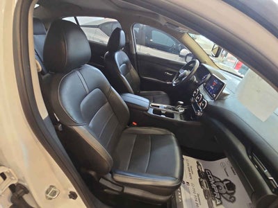 2025 Nissan Sentra 4p SR Platinum Bi-tono L4/2.0 Aut