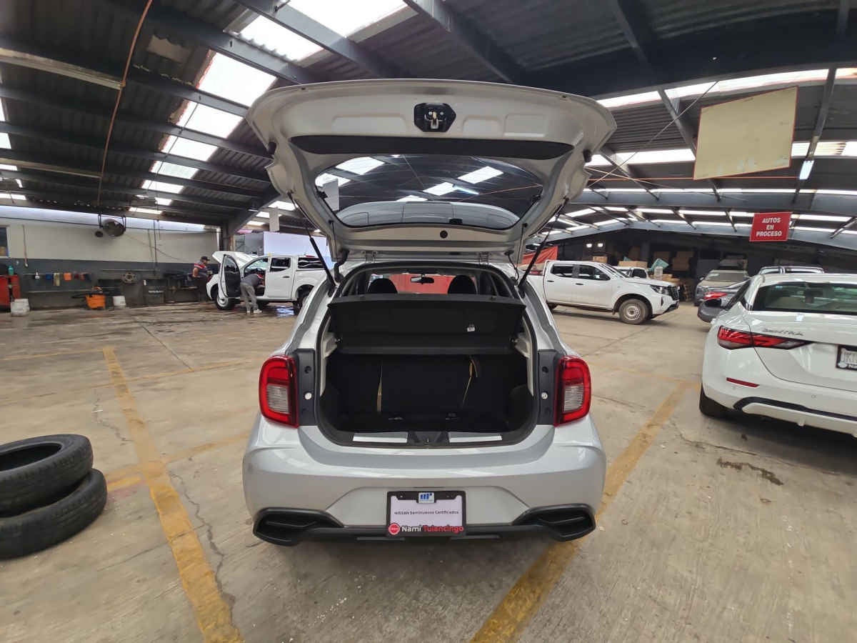 2023 Nissan March 5p Advance L4/1.6 Man