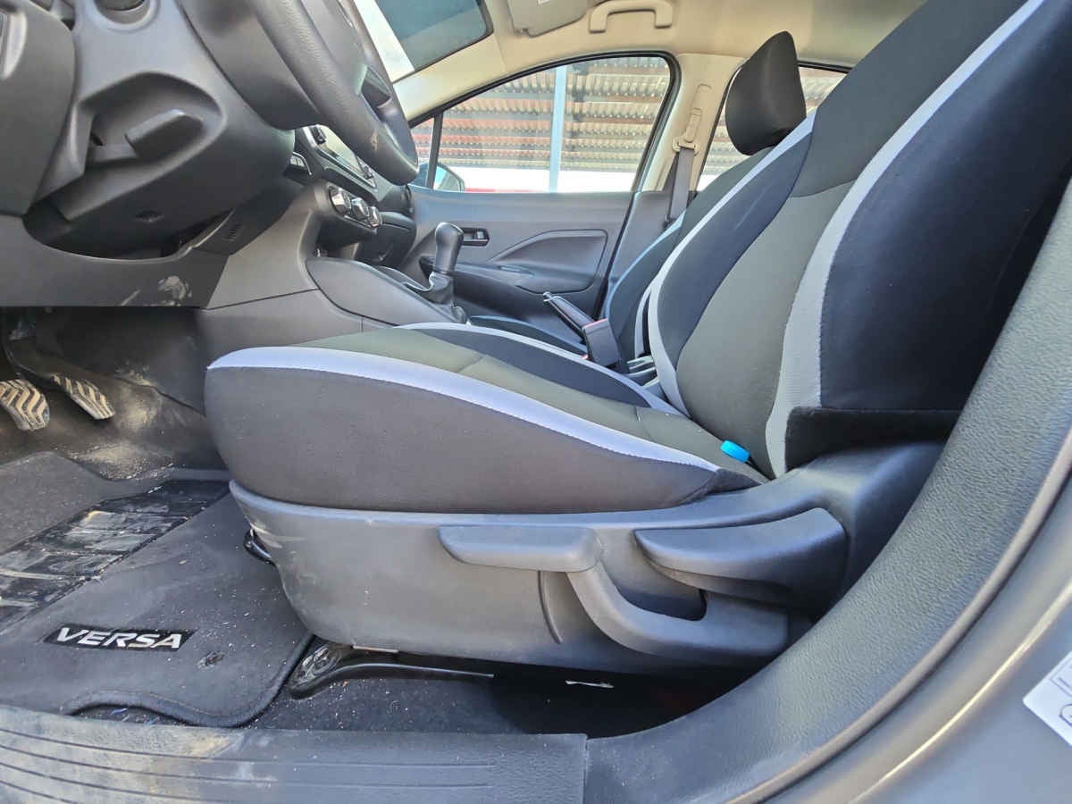 2025 Nissan Versa 4p Sense L4/1.6 Man