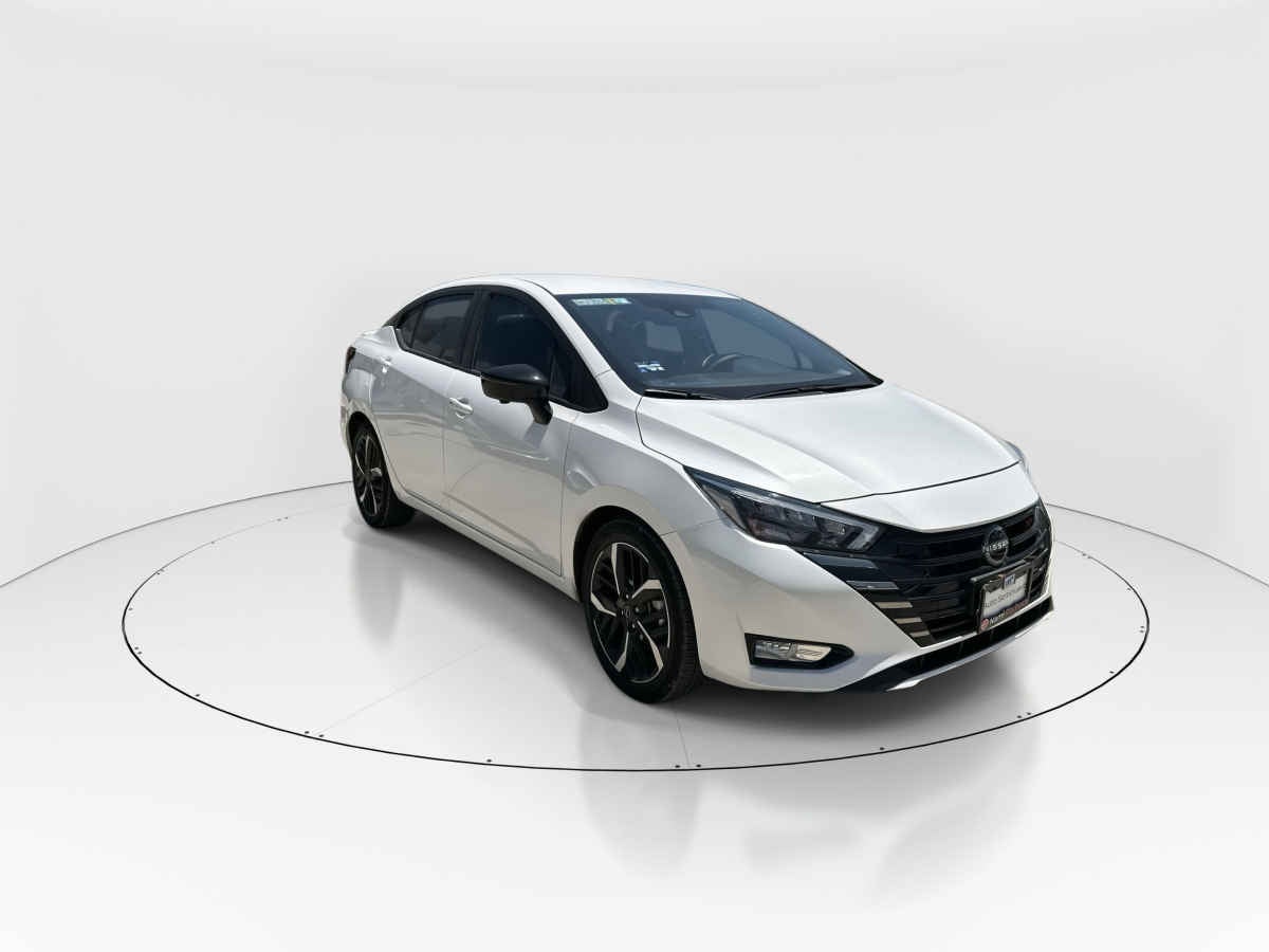 2024 Nissan Versa 4p SR L4/1.6 Aut