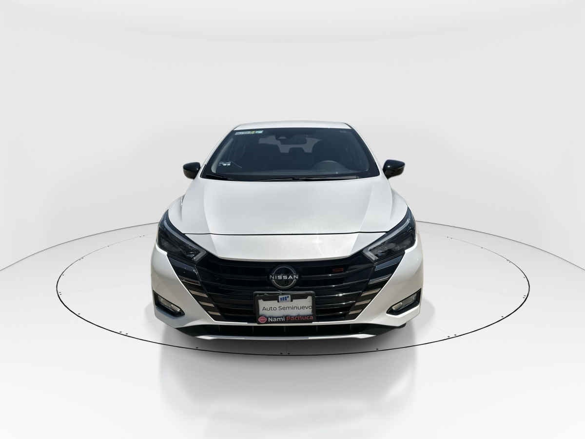 2024 Nissan Versa 4p SR L4/1.6 Aut