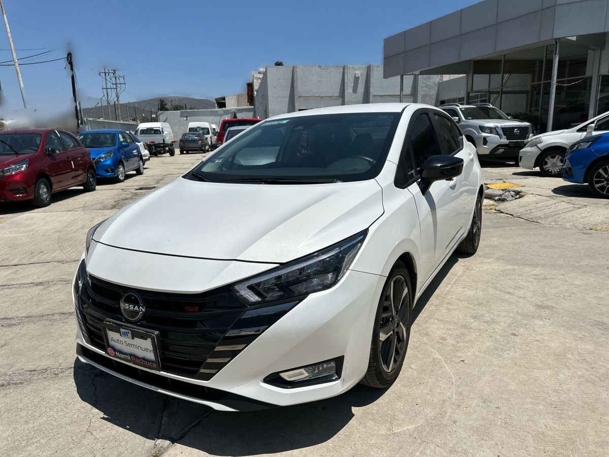 2024 Nissan Versa 4p SR L4/1.6 Aut