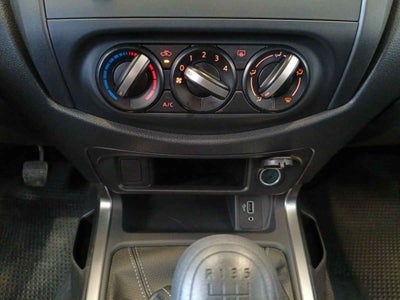 2025 Nissan Frontier 4p XE L4/2.5 Man