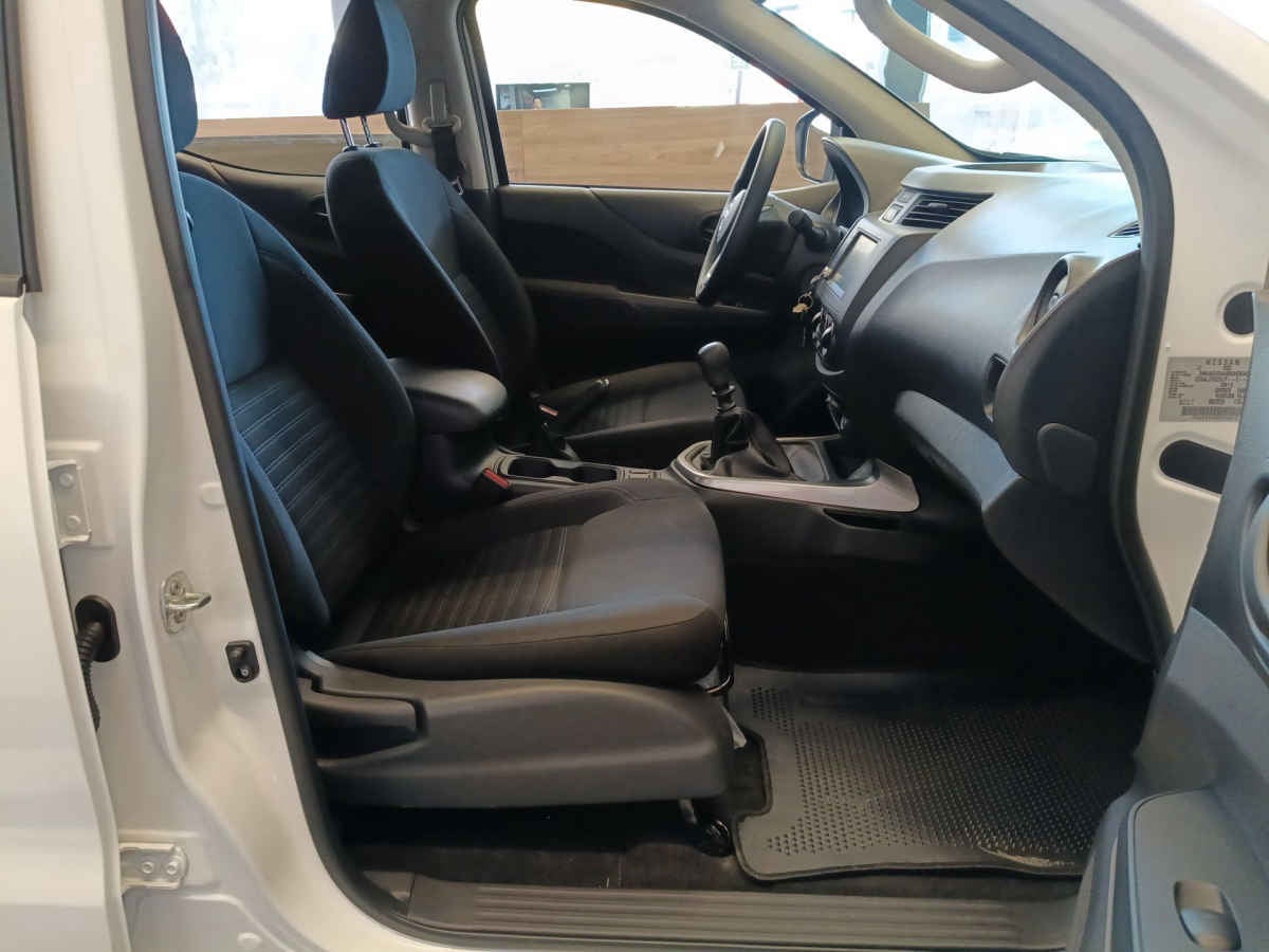 2025 Nissan Frontier 4p XE L4/2.5 Man