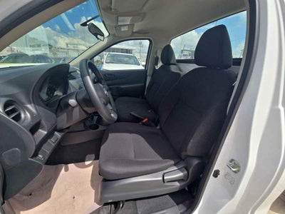 2026 Nissan Chasis Cabina NP300 2p L4/2.5 Man A/A VDC