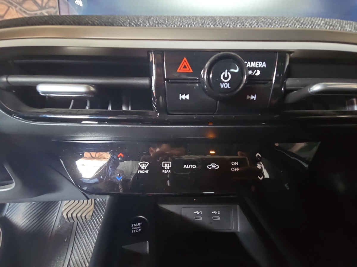 2025 Nissan Kicks 5p Platinum L4/2.0 Aut