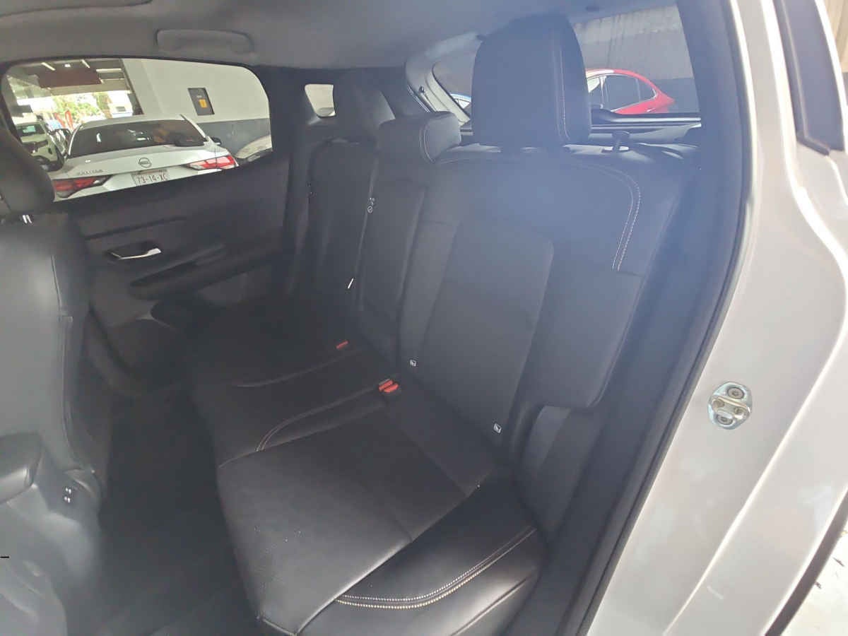 2025 Nissan Kicks 5p Platinum L4/2.0 Aut