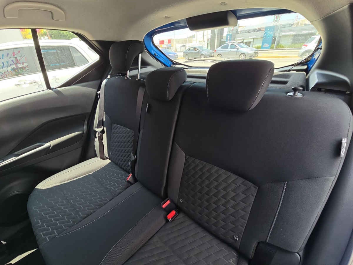 2025 Nissan Kicks 5p Play Advance L4/1.6 Aut