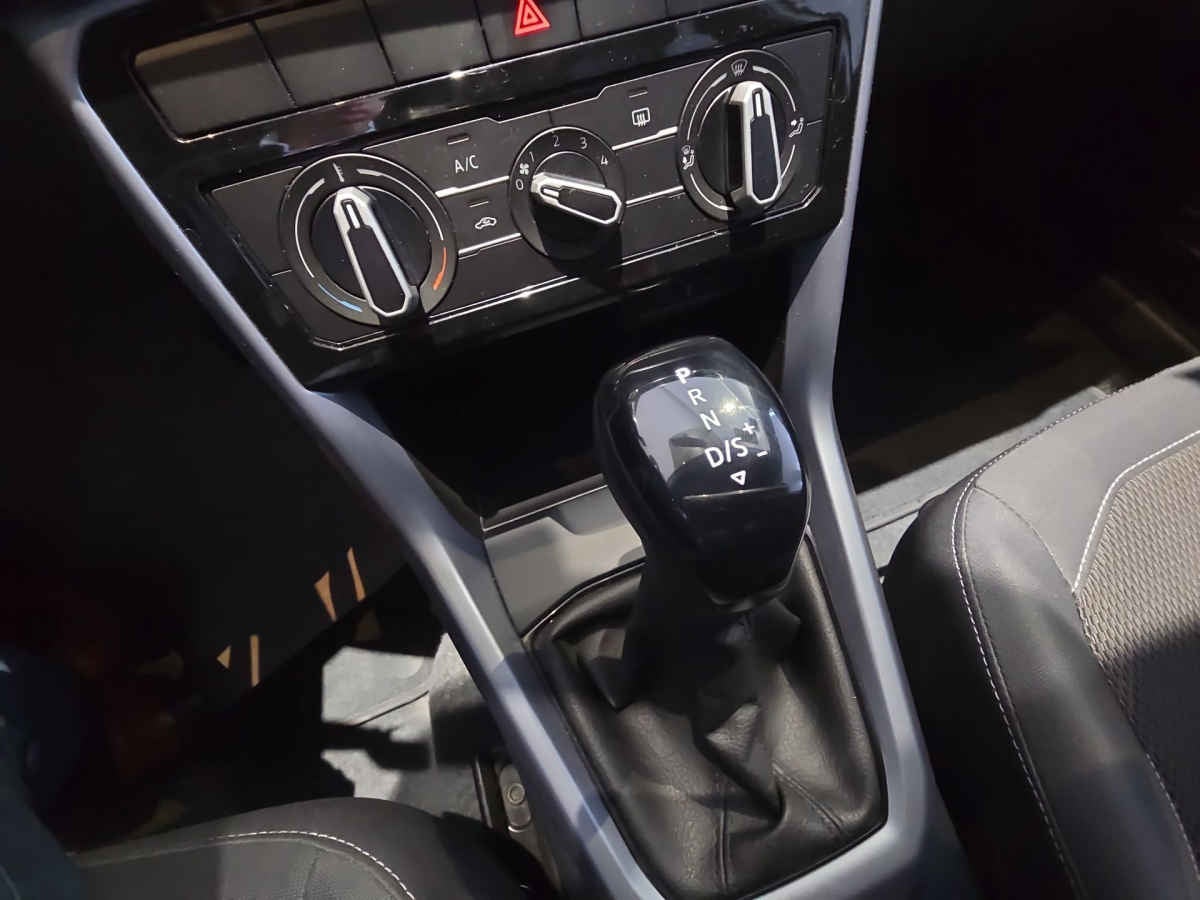 2024 Volkswagen T-Cross 5p Trendline L4/1.6 Aut