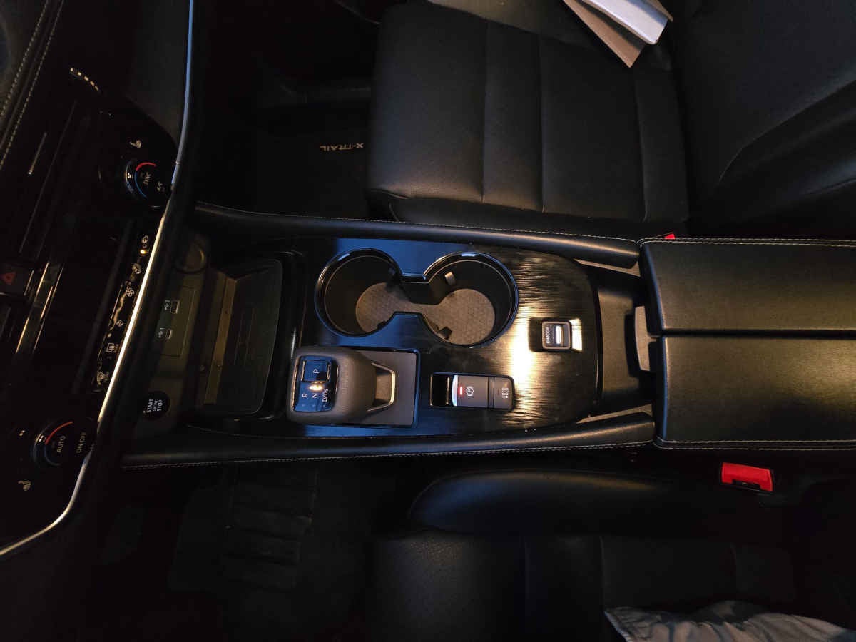 2025 Nissan X-Trail 5p Exclusive 2 Row L4/2.5 Aut